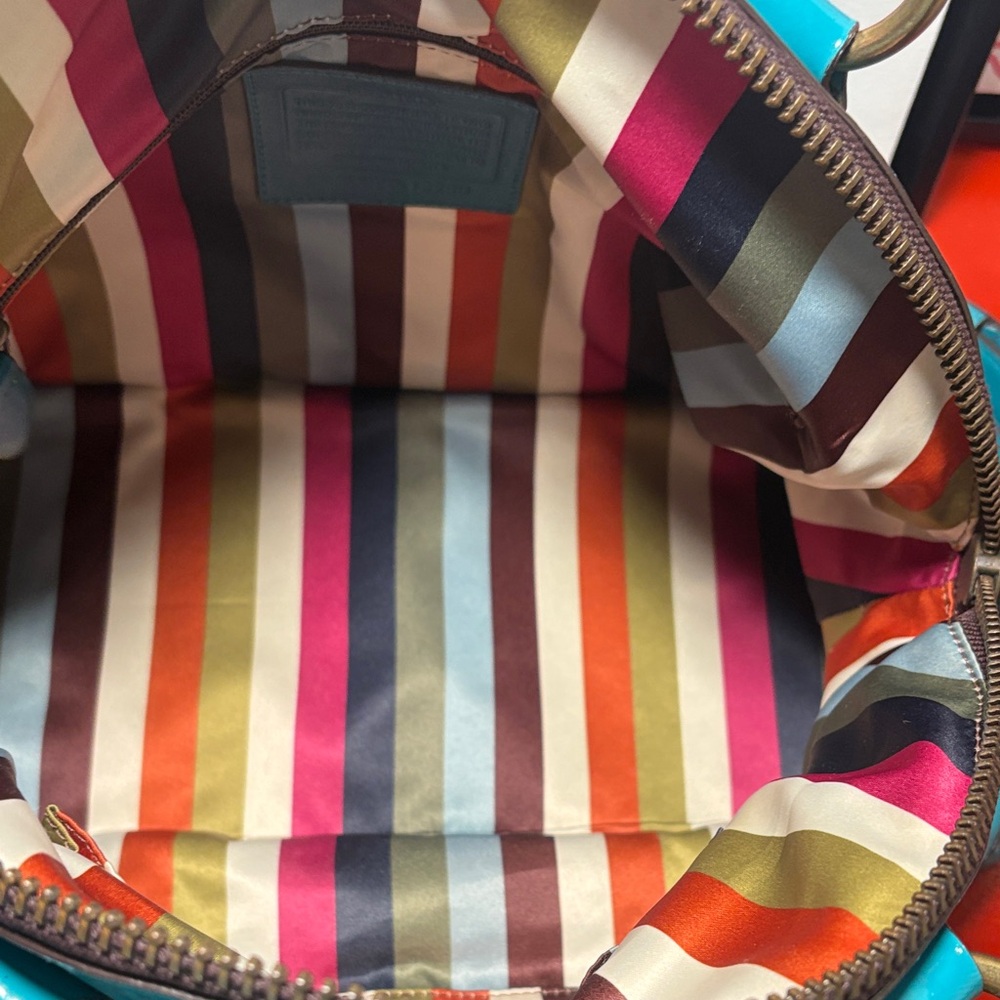 Coach Legacy Francine Satchel and Kisslock Turnlock Wallet Patent Turquoise 2008 - Picture 12 of 17